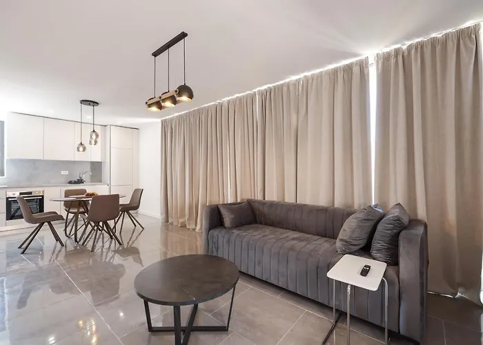 Marilla Ζαντάρ