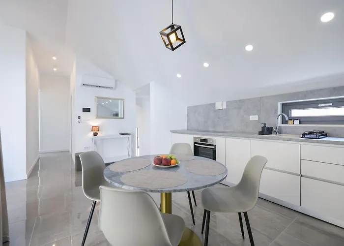 Marilla Ζαντάρ